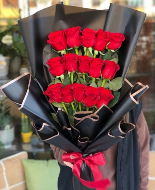 15 roses delivery macedonia