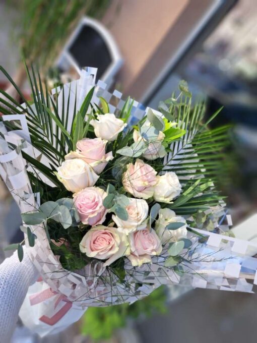 A bouquet of 11 roses, beautifully wrapped - Image 2